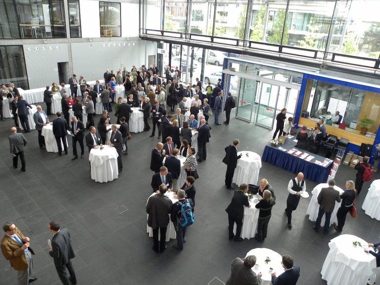 Kaffeepause im Foyer Kaffeepause im Foyer