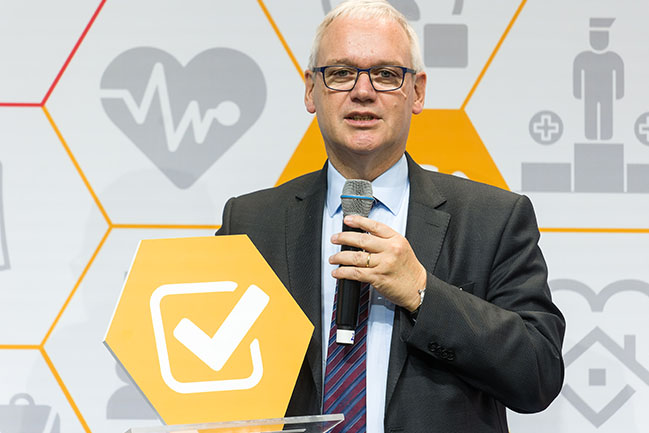 Dr. Stefan Hussy, NAK-Vorsitzender Dr. Stefan Hussy, NAK-Vorsitzender